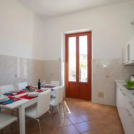 Cascina Cattaneo Sleeps 5 Wifi T783522 Apartment